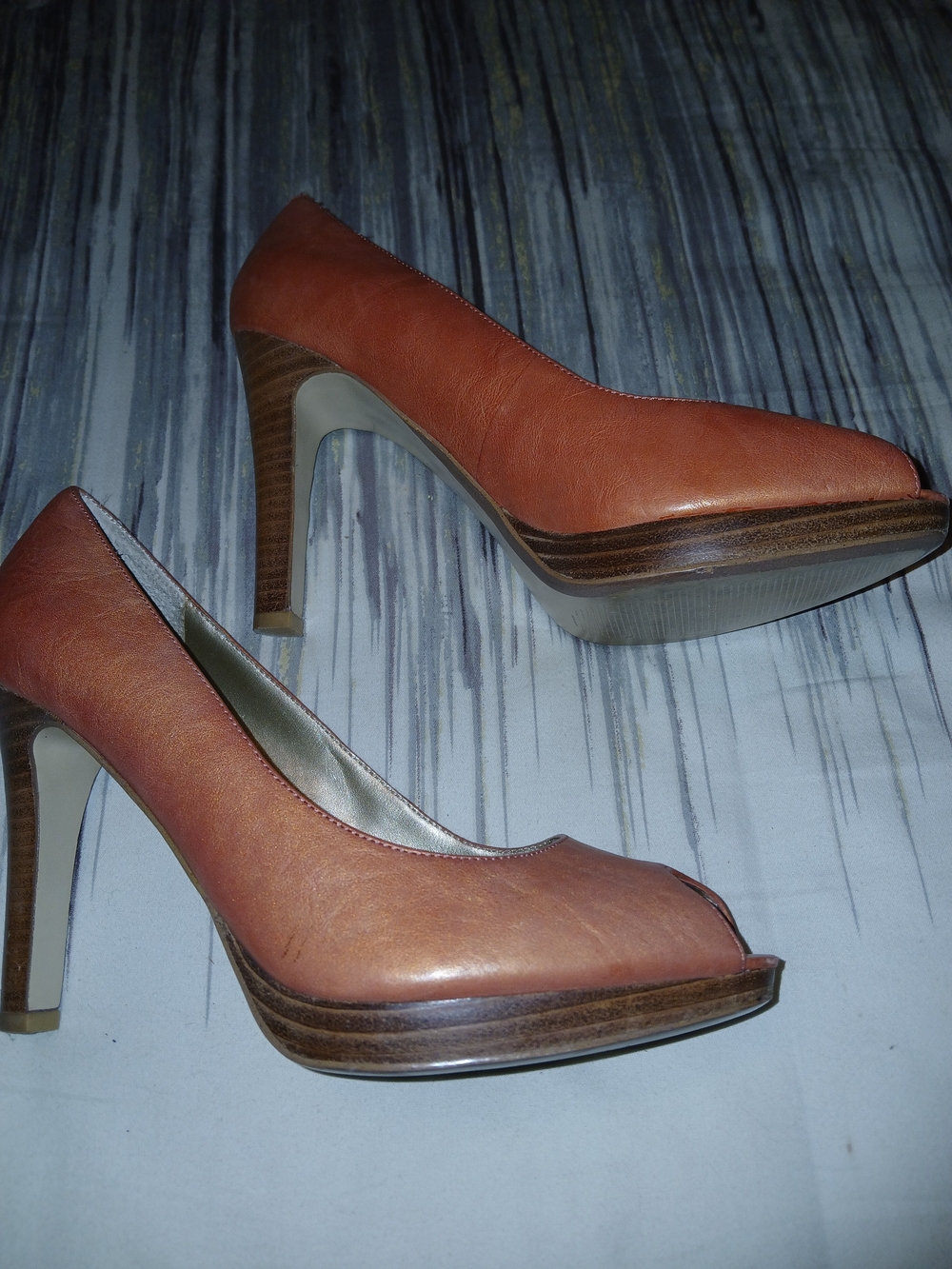 Women's Leather Platform Peep-Toe Pumps in Cognac